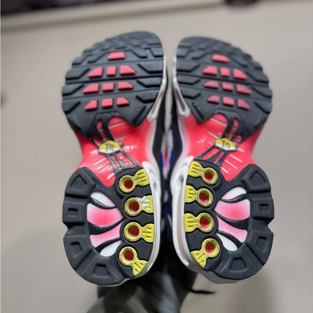 Nike Air Max Plus GS in the White/Game Royal/Black/Bright Crimson - Picture 6 of 7
